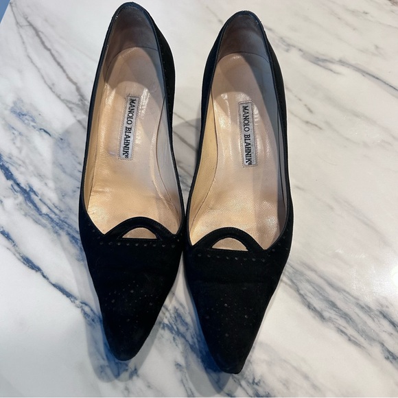 Manolo Blahnik Women’s Size 7.5 (EU 37.5) Black Suede Leather Kitten Heels Sexy